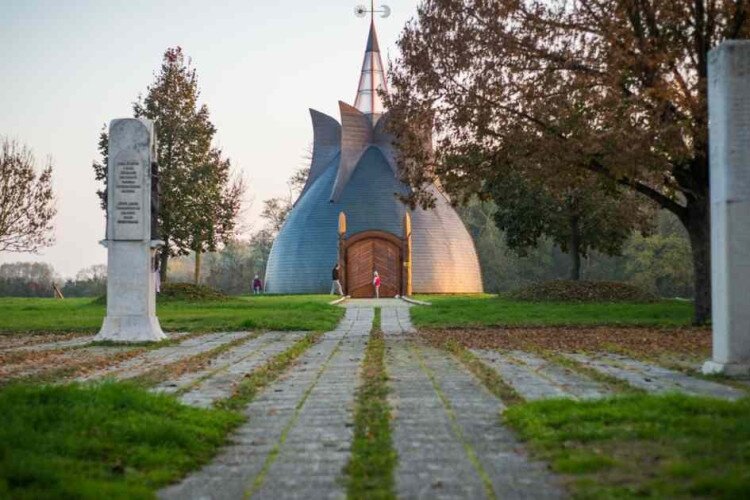 Historical memorial park