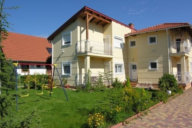 Mária-Lak Apartman